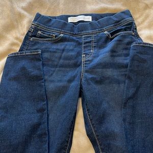 Levi pull-on skinny jean.  Total Shaping